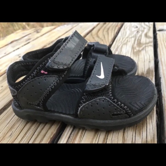 nike sandals size 6c